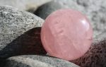 Описание розового кварца и украшения из камня